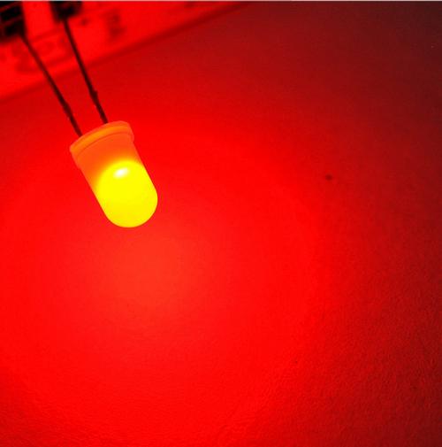 影响直插LED灯珠的使用寿命原因